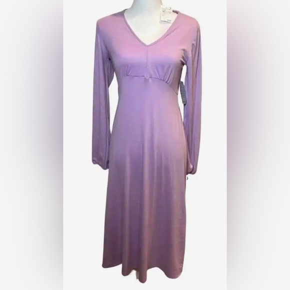 Velvet Torch Dresses & Skirts - Velvet Torch Purple Long Sleeve MIDI Dress Size Small (4-6) NWT